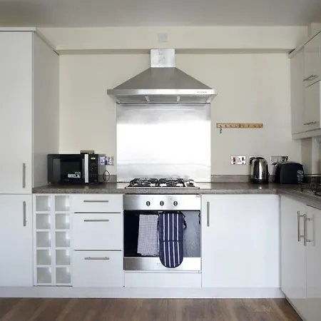 Hawkhill 9 - Contemporary And Secure Parking Appartement *