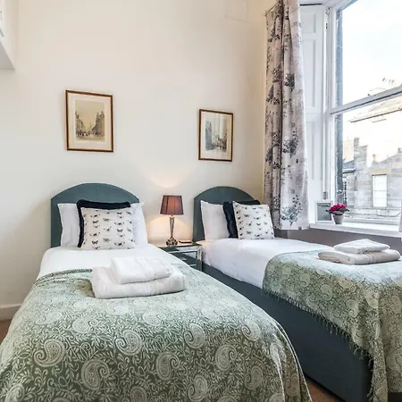 Apartment Charming, & Spacious Georgian 3 Bed *