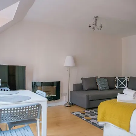 In With Great View On Castle * Edinburg