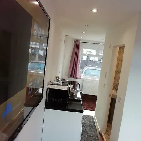 Apartment Sunny, Close To City Centre *