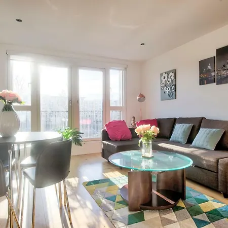Apartment 17 2 Melvin Walk