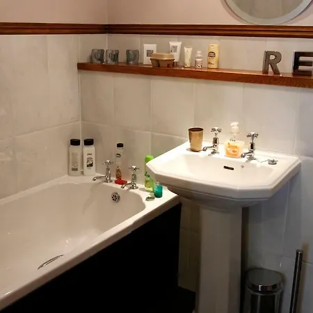 The Old Stillhouse - Free Parking Apartment *