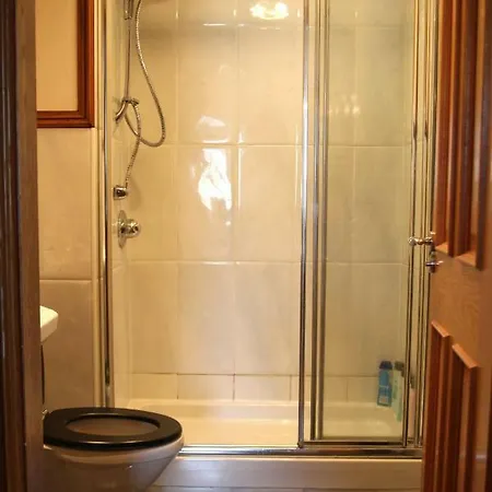 The Old Stillhouse - Free Parking Apartment *