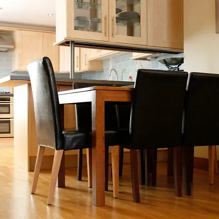 The Old Stillhouse - Free Parking Apartment *