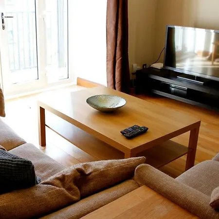 The Old Stillhouse - Free Parking Apartment *