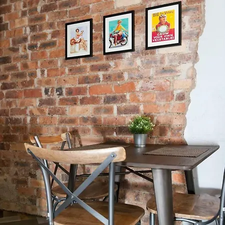 Industrial Flat On Caledonian Place * Εδιμβούργο
