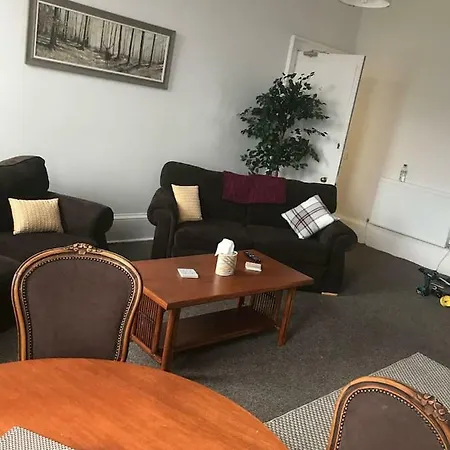 57 Newington Road Apartment