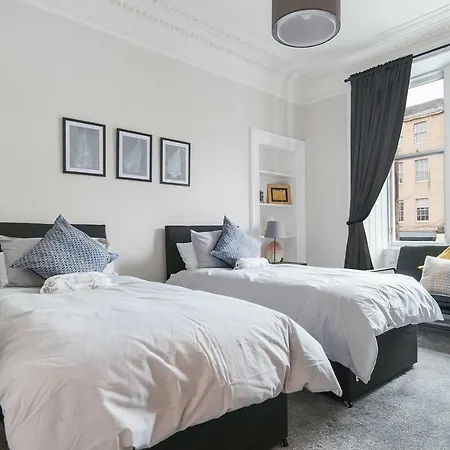 דירה Spacious Leith Apartment, 5 Minutes From City Centre אדינבורו