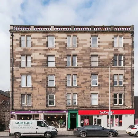 Spacious Leith Apartment, 5 Minutes From City Centre