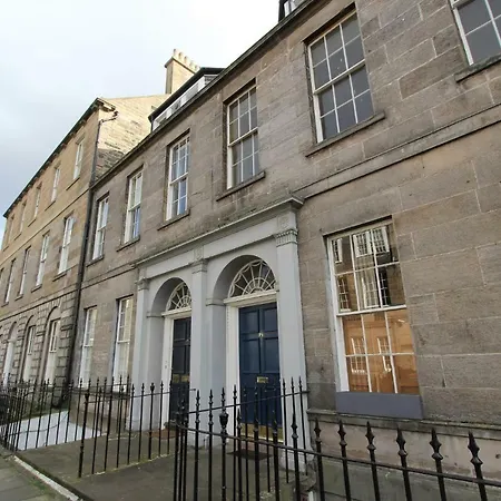 Cosy 1 Bed Flat In Broughton, Apartment