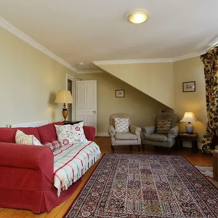Cosy 1 Bed Flat In Broughton, Apartment