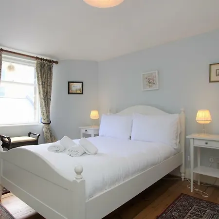 Apartment Cosy 1 Bed Flat In Broughton, *