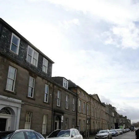 Cosy 1 Bed Flat In Broughton, *