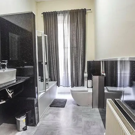 Ground Floor Centre Flat Close To Princess Street Apartment
