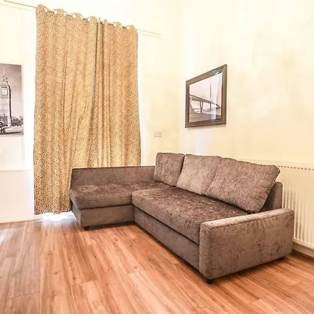 Apartment Ground Floor Centre Flat Close To Princess Street
