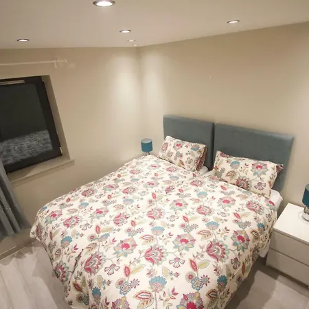 Apartment Heart Centred 2 Bedroom Royal Mile Flat - Free Wifi