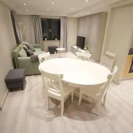 Apartment Heart Centred 2 Bedroom Royal Mile Flat - Free Wifi