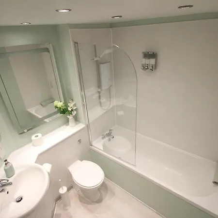 Apartment Heart Centred 2 Bedroom Royal Mile Flat - Free Wifi