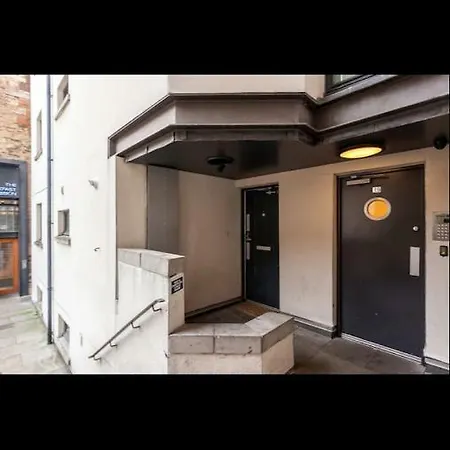 Heart Centred 2 Bedroom Royal Mile Flat - Free Wifi Edinburgh