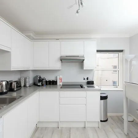 Amazing Apartments - Annandale St Near The Playhouse - Free Parking