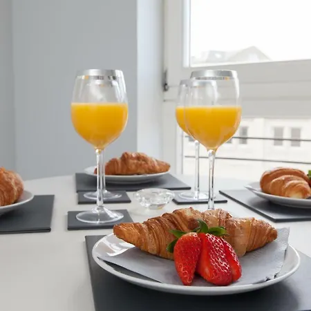 Amazing Apartments - Annandale St Near The Playhouse - Free Parking Apartment