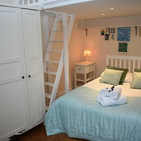 One Of A Kind, Quirky Near Haymarket!