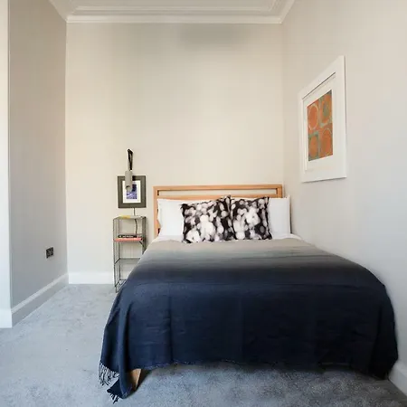 Holyrood Park Centre Apartment