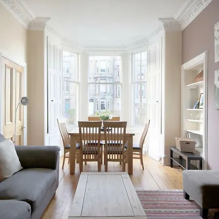 2 Bedroom Period Walking Distance City Centre * Edimburgo