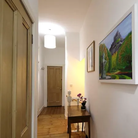 2 Bedroom Period Walking Distance City Centre *