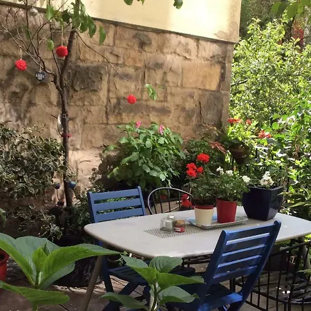 Canongate Patio Apartment