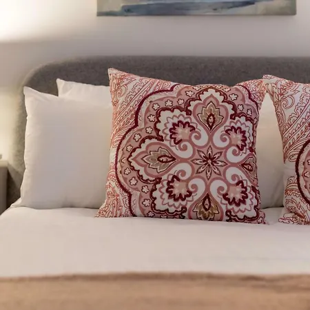 The Street Edinburgh