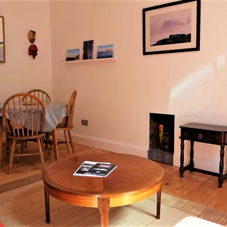 Beautiful City Apartment Edinburgh