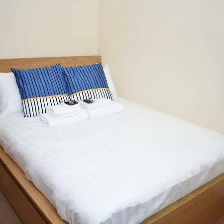 Brunswick Road - Spacious 3br 10 Minutes From Princes Street