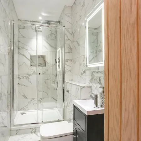 The Castle Hub Apartment Edinburgh
