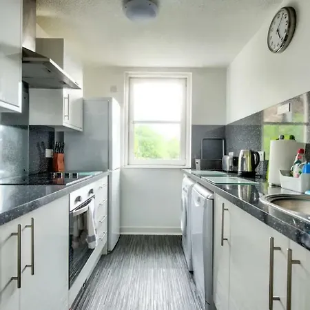 Charming 1 Bed With Castle View 아파트
