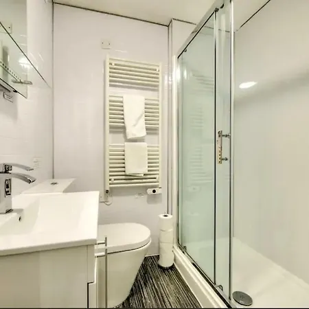 アパート Charming 1 Bed With Castle View エディンバラ
