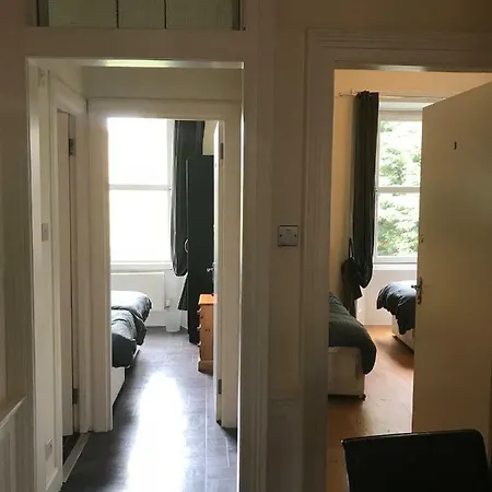 Central Sleeps Upto 16 People Apartment *