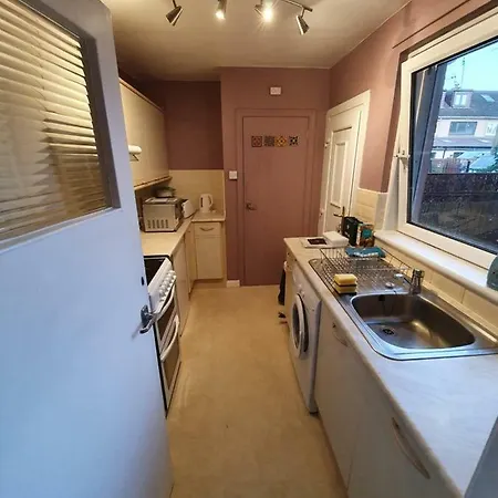 Ground Floor Flat Διαμέρισμα *