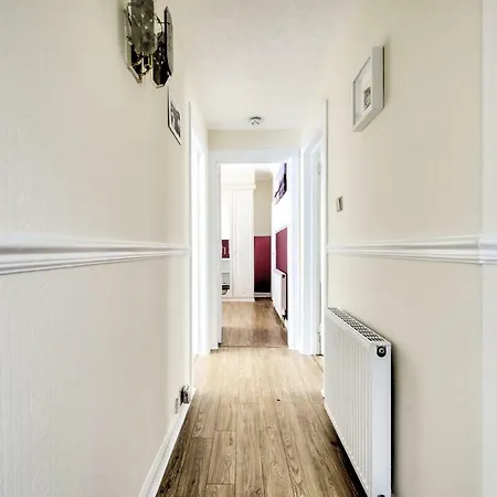 Holiday home Pilton Avenue House