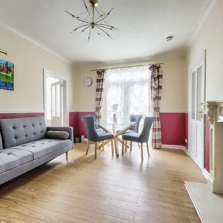 Pilton Avenue House Holiday home