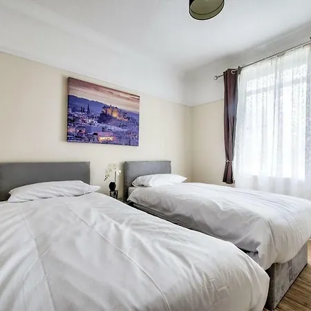 Holiday home Pilton Avenue House *