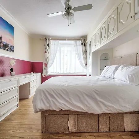 Pilton Avenue House *