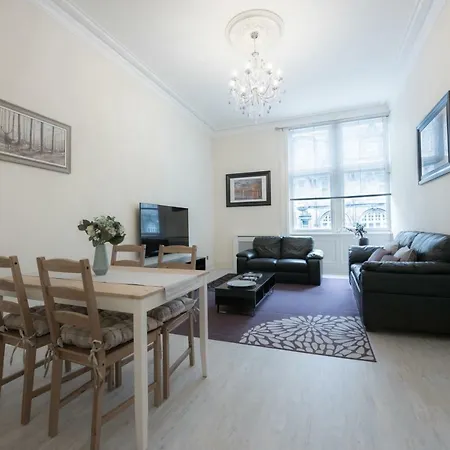 - Royal Mile Mansions Apartment Edinburgh