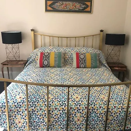 Apartment Spacious Four-bedroom Ground Floor City Centre *