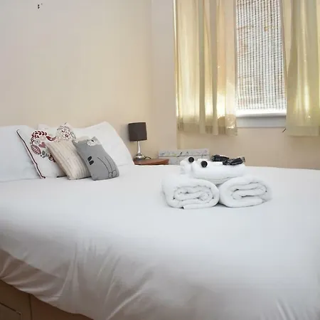 Apartamento Homely, Contemporary And Bright 1br Apartment! *