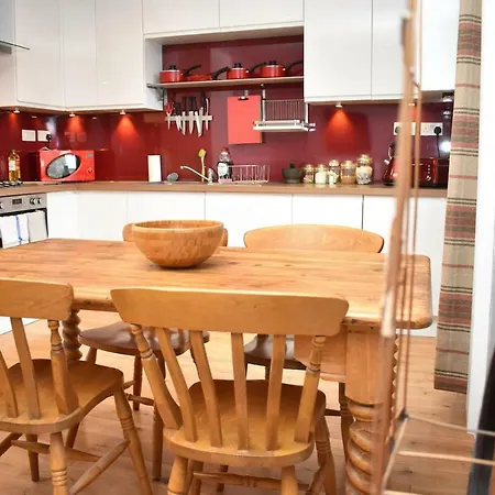 Apartament *new* Central Edinburgh, Historic 2br Edynburg