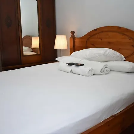 2br Flat In Affluent Morningside דירה