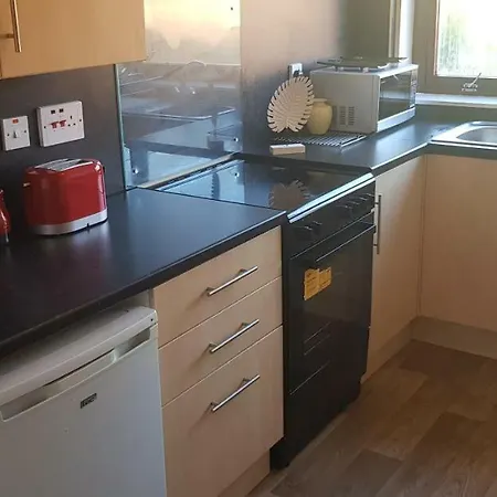 شقة New Refurb Now- Sleep Upto 4- Heart Of City