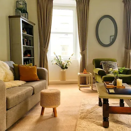 Caledonian Quarters شقة