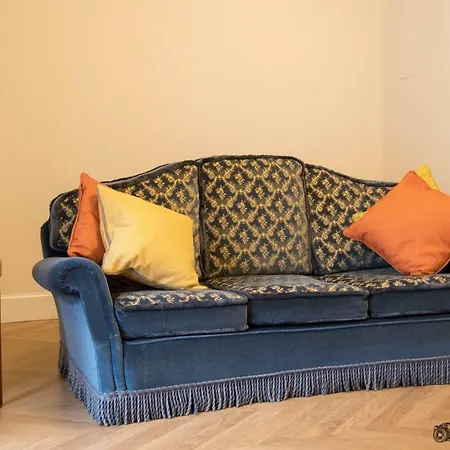 شقة 27/4 B Cockburn Street *